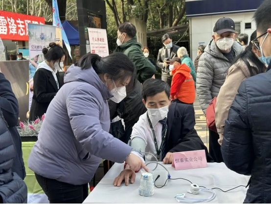 践行新时代雷锋精神｜金外滩集团深入开展学雷锋活动1130.png