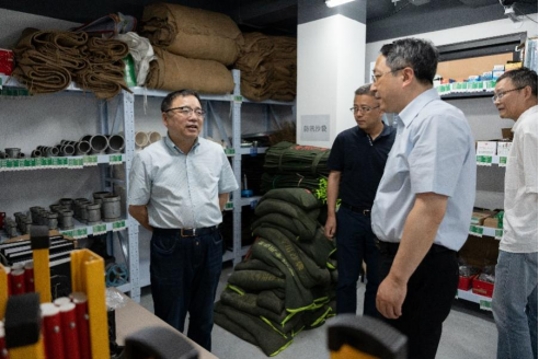 市防汛办到金外滩集团应急中心检查指导防汛工作158.png